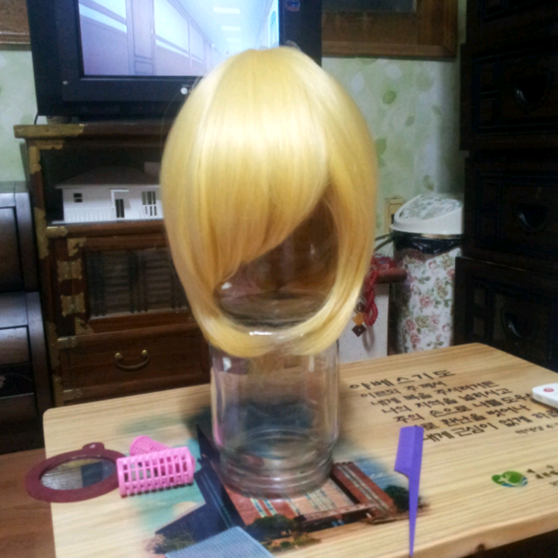 음.....
가.. : 음.....
가발 오늘 처음써봤는데
눈이아파아아아아아아
옷도사야됨 
돈없는데 스케치판 ,sketchpan