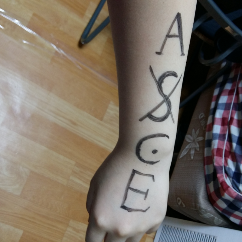 에이스 왼.. : 에이스 왼쪽 팔에 있던 문신ㅎㅎ
오늘 왤케 문신만올리지? 스케치판 ,sketchpan